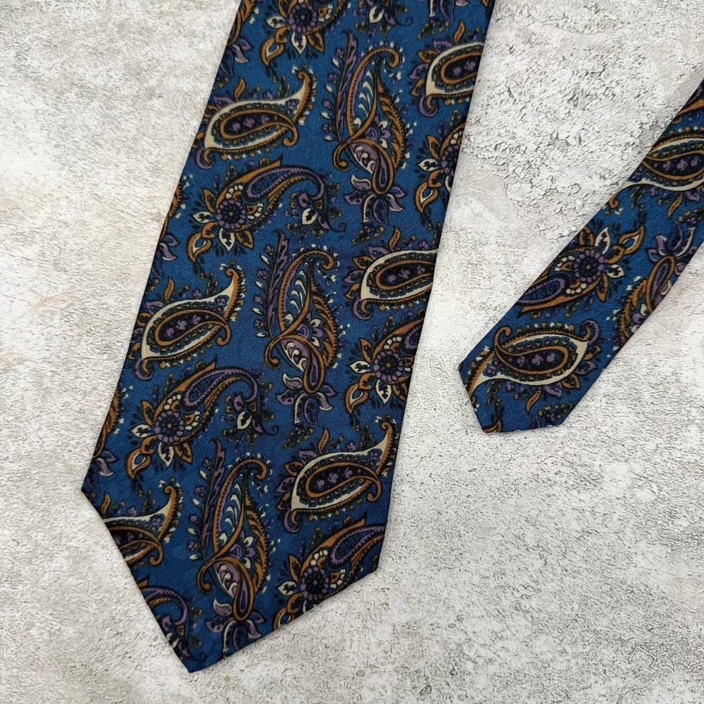 Christian Dior Silk Tie Mens One Size Blue Paisley Made In USA Necktie‎ 58x3.75
